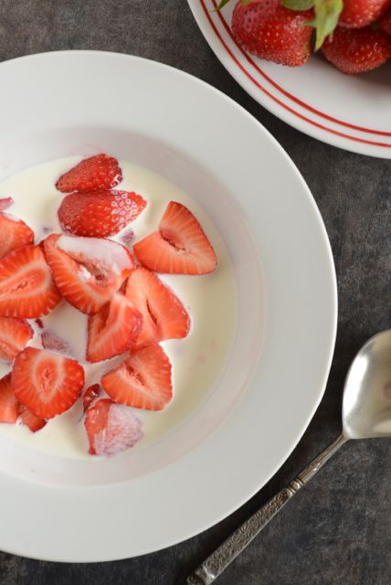Strawberries-and-Cream-Bowl